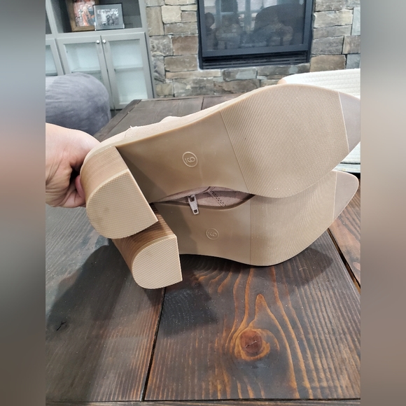 Brand New Universal Thread Boots - Picture 3 of 3